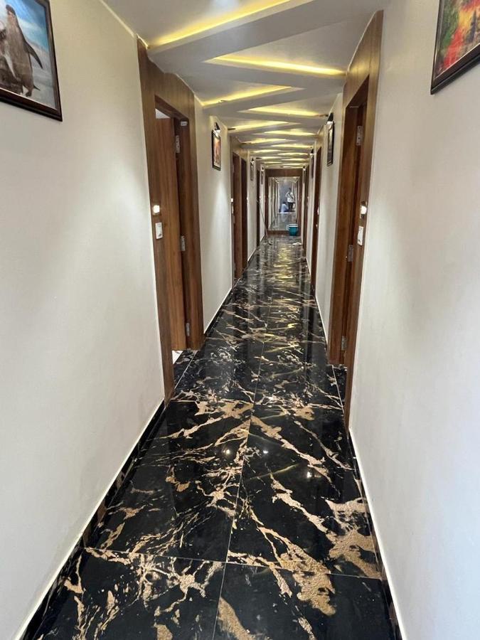 Hotel Palak Villa Ahmedabad Esterno foto