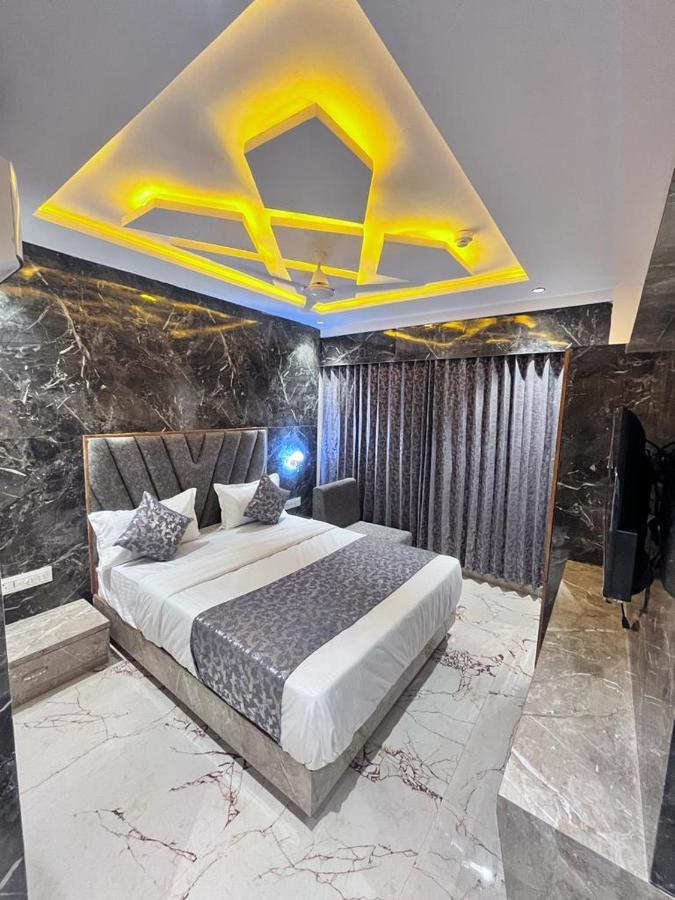 Hotel Palak Villa Ahmedabad Esterno foto