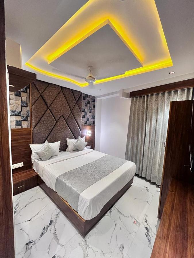 Hotel Palak Villa Ahmedabad Esterno foto