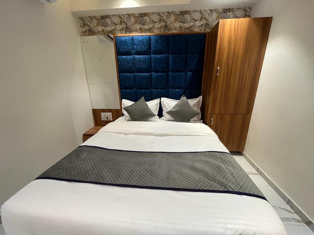 Hotel Palak Villa Ahmedabad Esterno foto